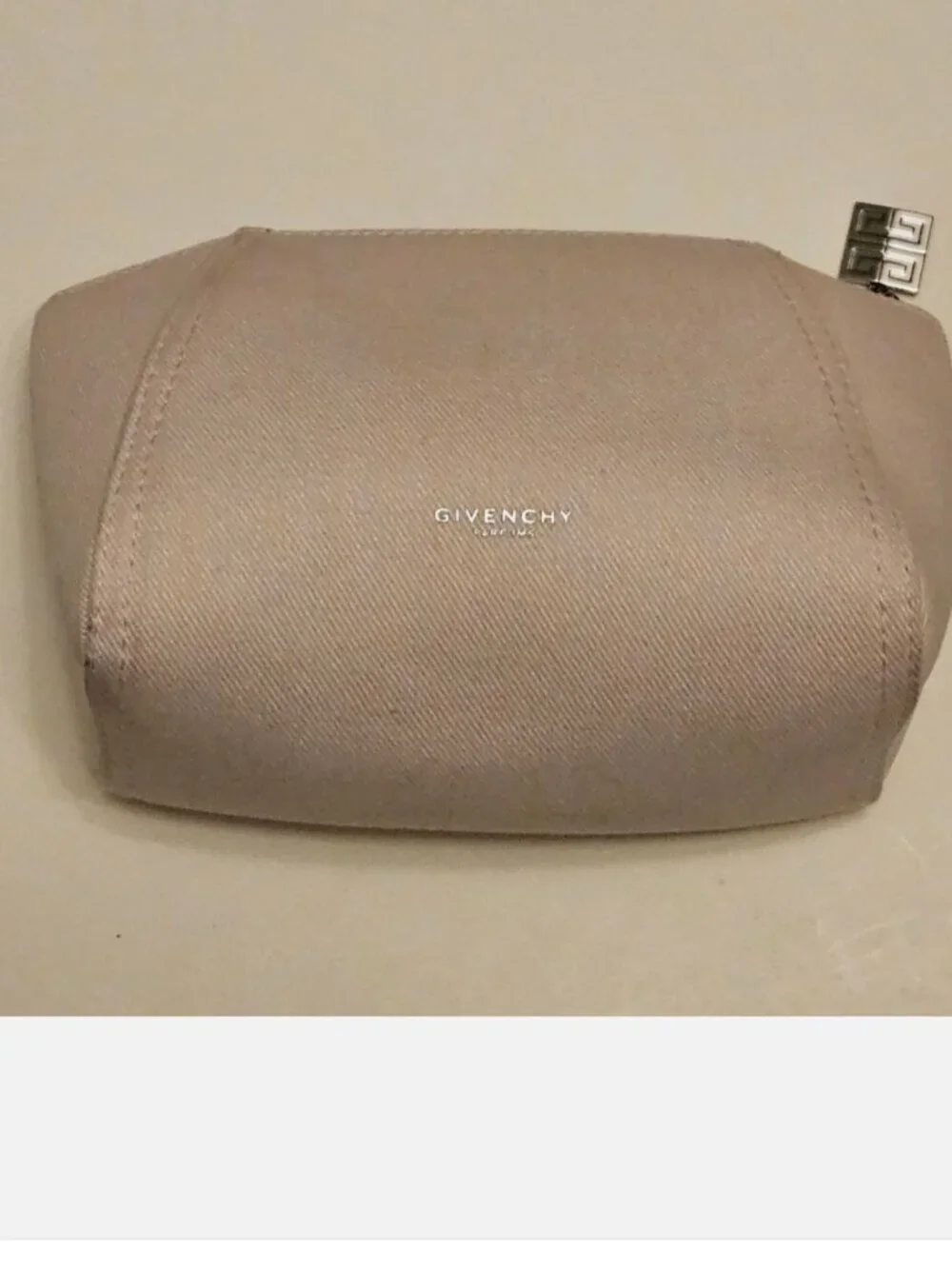 Givenchy Blush Pink Toiletries Makeup Bag. Silver Charm 5